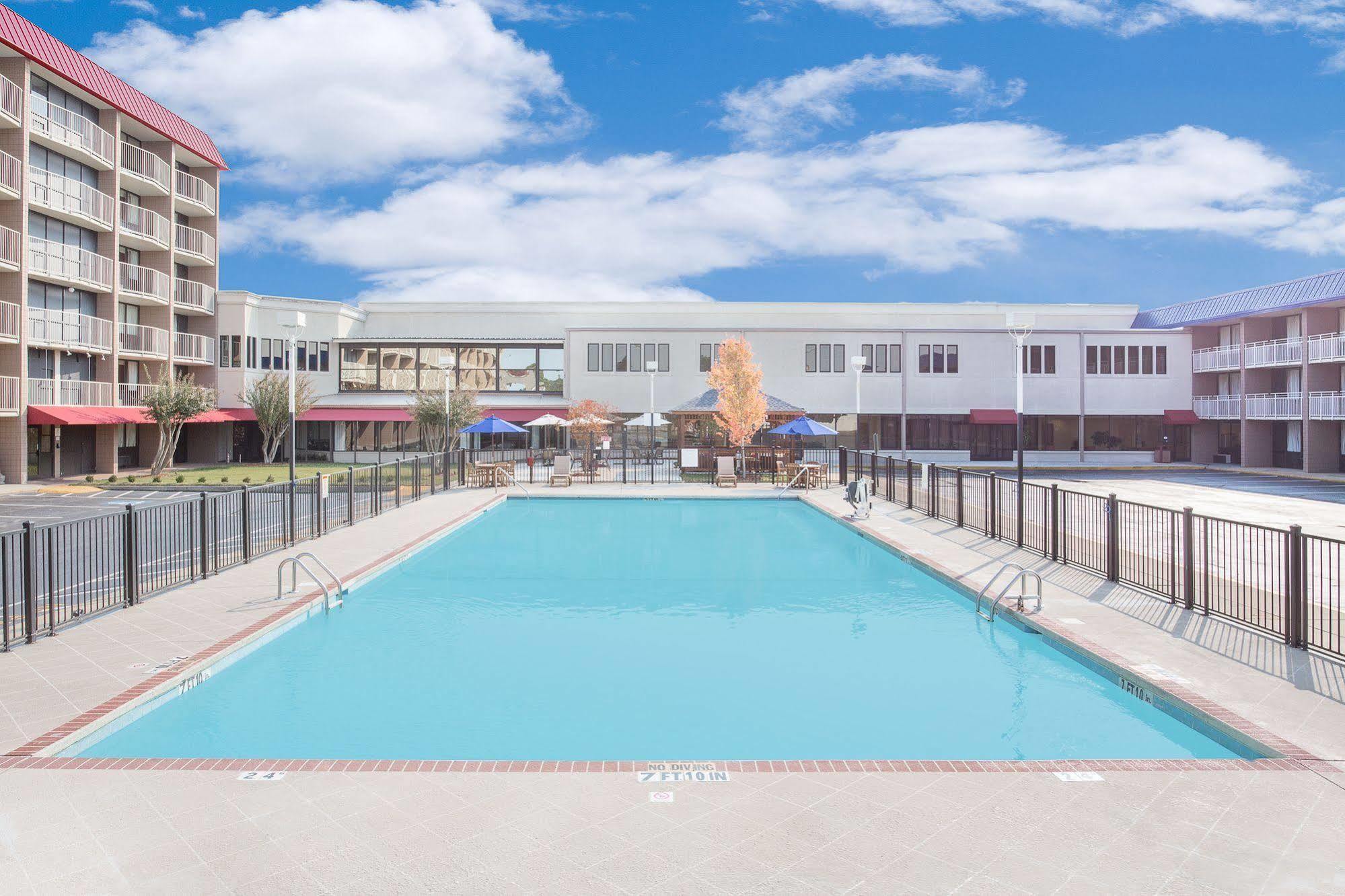 Baymont By Wyndham Fayetteville Fort Bragg Area Exteriér fotografie